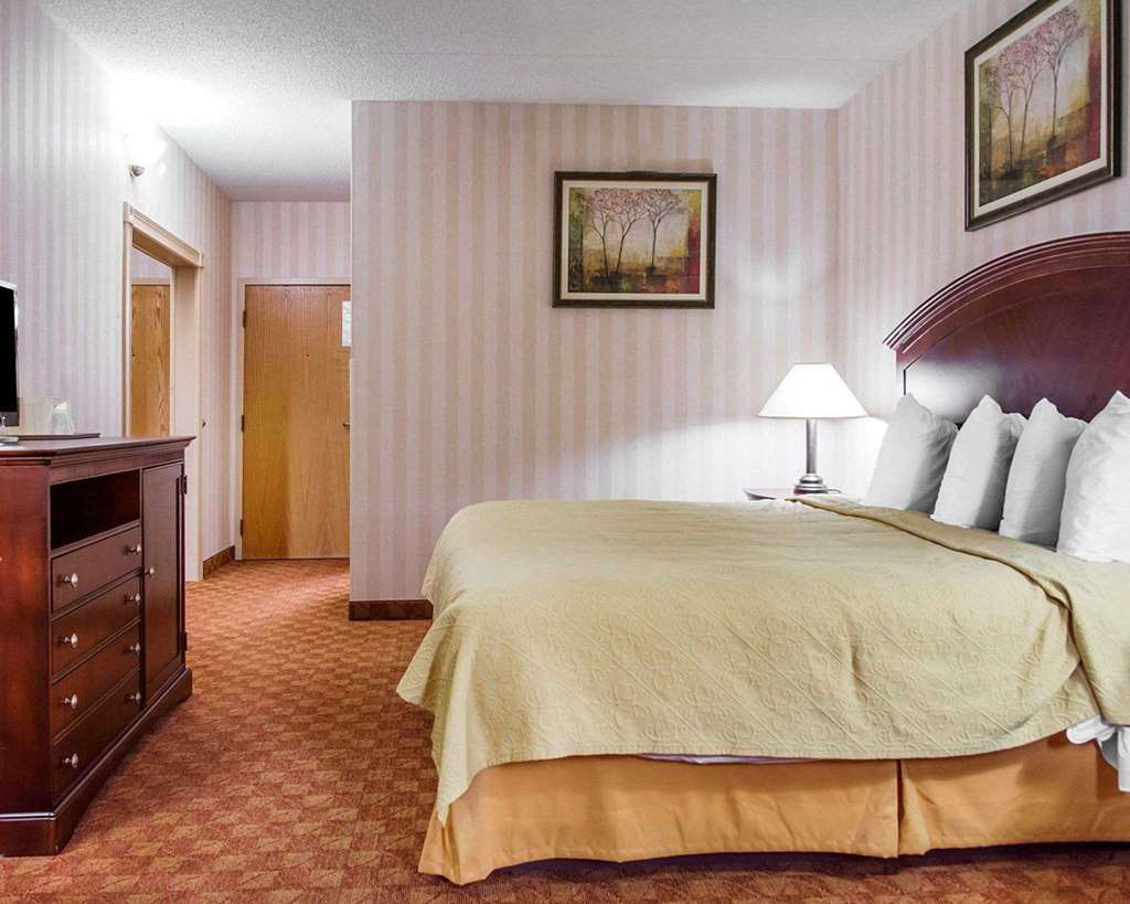 Quality Inn & Suites Miamisburg - Dayton South Room photo